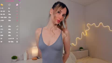 Snapshot of fizana chatting on 27, 5, 2026 Kira online show from 27, 5, 2026