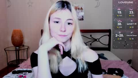 Snapshot of fleximona chatting on 12, 10, 2025 FlexiMona online show from 12, 10, 2025