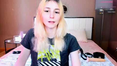 Snapshot of fleximona chatting on 17, 10, 2025 FlexiMona online show from 17, 10, 2025