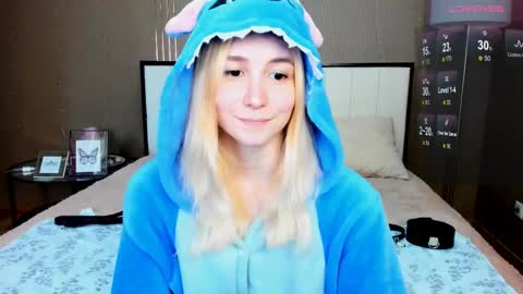 Snapshot of fleximona chatting on 25, 10, 2025 FlexiMona online show from 25, 10, 2025