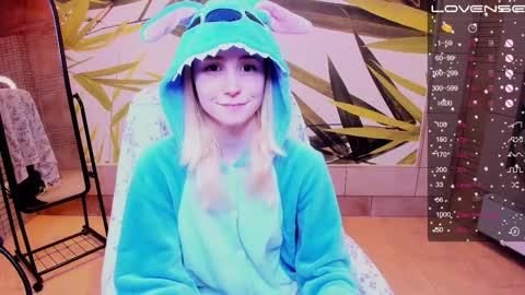 Snapshot of fleximona chatting on 26, 10, 2025 FlexiMona online show from 26, 10, 2025