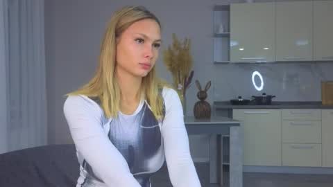 Snapshot of flirtbubble chatting on 2, 10, 2025 Doloras online show from 2, 10, 2025