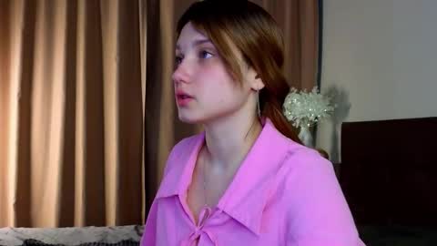 Snapshot of flirtbubble chatting on 4, 10, 2025 Doloras online show from 4, 10, 2025