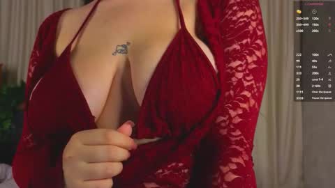 Snapshot of flirtbubble chatting on 4, 11, 2025 Doloras online show from 4, 11, 2025