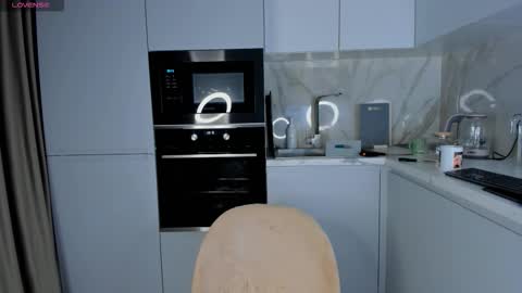 Emely  online show from 11, 9, 2025