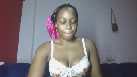 Snapshot of flora_fantasy chatting on 22, 3, 2026 fantasy online show from 22, 3, 2026