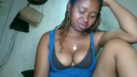 Snapshot of florencia011 chatting on 29, 10, 2025 florencia011 online show from 29, 10, 2025