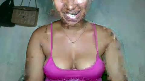 Snapshot of florencia011 chatting on 3, 11, 2025 florencia011 online show from 3, 11, 2025