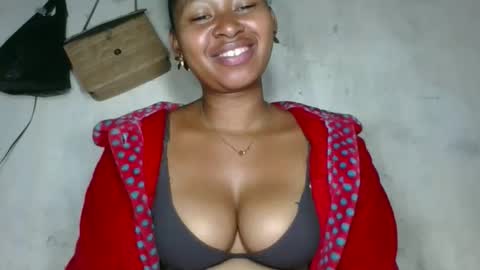 Snapshot of florencia011 chatting on 10, 11, 2025 florencia011 online show from 10, 11, 2025