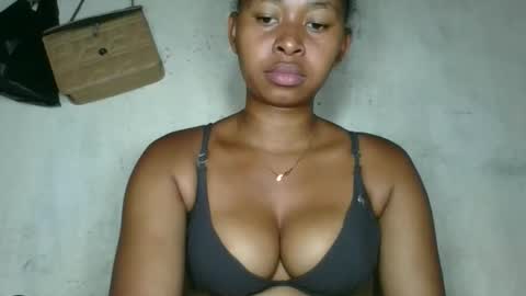 Snapshot of florencia011 chatting on 11, 11, 2025 florencia011 online show from 11, 11, 2025