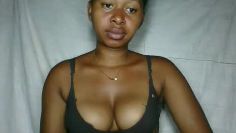 Snapshot of florencia011 chatting on 23, 11, 2025 florencia011 online show from 23, 11, 2025