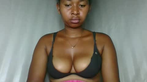 Snapshot of florencia011 chatting on 18, 12, 2025 florencia011 online show from 18, 12, 2025