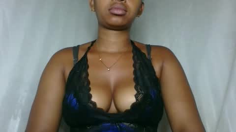 Snapshot of florencia011 chatting on 22, 12, 2025 florencia011 online show from 22, 12, 2025