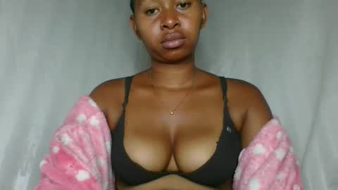 Snapshot of florencia011 chatting on 22, 12, 2025 florencia011 online show from 22, 12, 2025