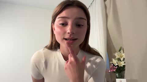 Snapshot of floret_joy chatting on 4, 10, 2025 ALICE online show from 4, 10, 2025