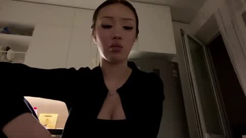 Snapshot of florinebolevice chatting on 5, 6, 2026 Lucy online show from 5, 6, 2026
