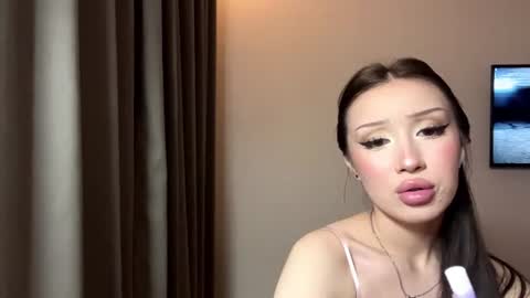 Snapshot of florinebolevice chatting on 24, 6, 2026 Lucy online show from 24, 6, 2026
