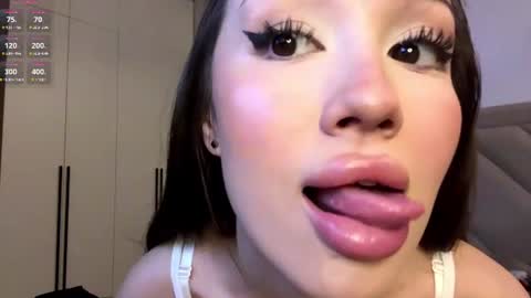 Snapshot of florinebolevice chatting on 7, 7, 2026 Lucy online show from 7, 7, 2026