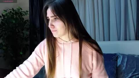 Snapshot of flouvet chatting on 29, 10, 2025 Flouvet online show from 29, 10, 2025