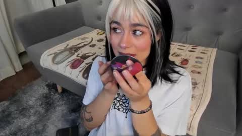 Snapshot of flower_smith_ chatting on 11, 3, 2026 Its a pleasure to meet you. Im Flower. Help me reach 1k. Follow me. online show from 11, 3, 2026