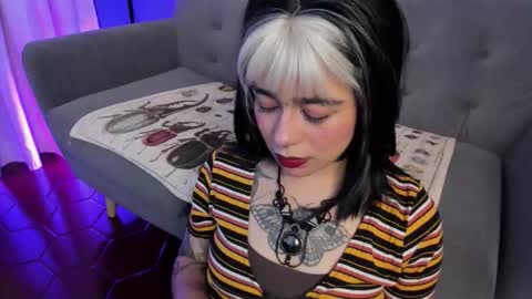 Snapshot of flower_smith_ chatting on 23, 3, 2026 Its a pleasure to meet you. Im Flower. Help me reach 1k. Follow me. online show from 23, 3, 2026