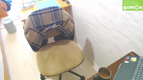Snapshot of flowerbox chatting on 1, 2, 2025 flowerbox online show from 1, 2, 2025