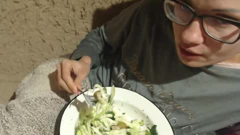 say meow and send tip  online show from 8, 12, 2024