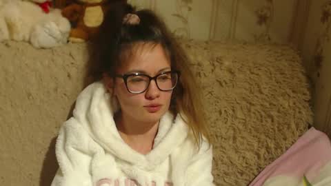 say meow and send tip  online show from 15, 12, 2024