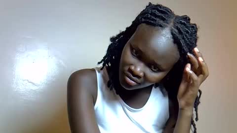 Snapshot of flowerdiva002 chatting on 25, 11, 2025 flowerdiva002 online show from 25, 11, 2025