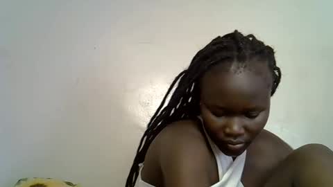 Snapshot of flowerdiva002 chatting on 22, 12, 2025 flowerdiva002 online show from 22, 12, 2025