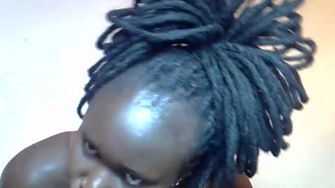 Snapshot of flowerdiva002 chatting on 6, 1, 2026 flowerdiva002 online show from 6, 1, 2026