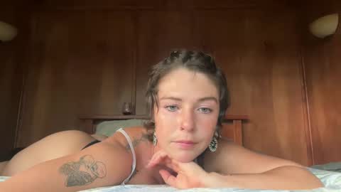 Flowergirl online show from 26, 1, 2025