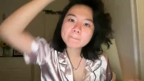 Snapshot of flowerlvr chatting on 2, 2, 2025 flowerlvr online show from 2, 2, 2025