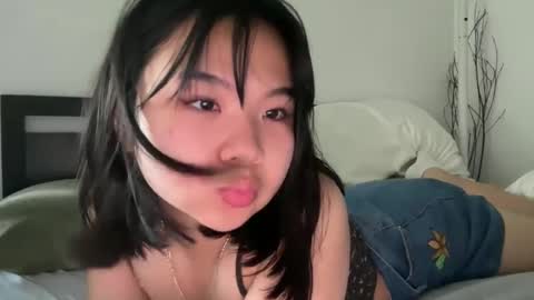Snapshot of flowerlvr chatting on 9, 3, 2025 flowerlvr online show from 9, 3, 2025