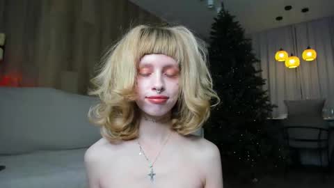 Snapshot of flowerofsin2001 chatting on 4, 3, 2026 Flower online show from 4, 3, 2026