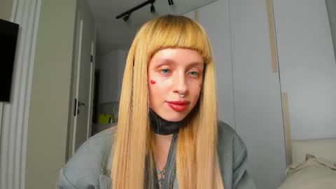 Snapshot of flowerofsin2001 chatting on 11, 4, 2026 Flower online show from 11, 4, 2026