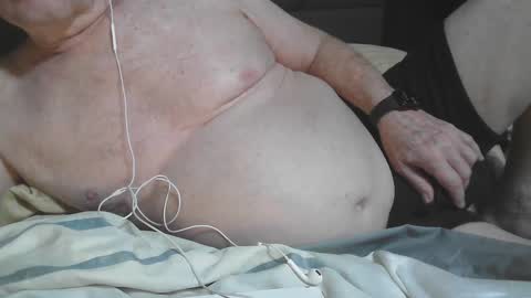 Snapshot of flshowman chatting on 4, 3, 2025 FLshowman online show from 4, 3, 2025
