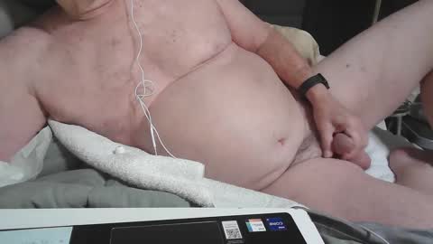 Snapshot of flshowman chatting on 11, 9, 2025 FLshowman online show from 11, 9, 2025