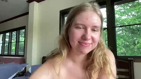 fluffy_bunnyxxx online show from 10, 3, 2025