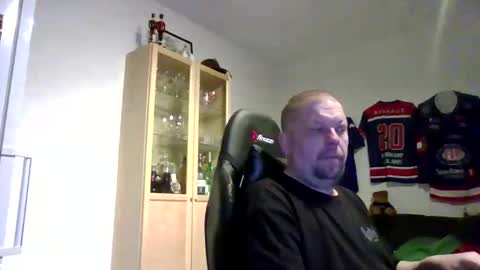 fluffy_espen online show from 17, 3, 2026