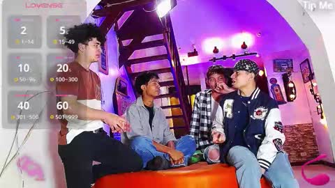 Snapshot of flyckers chatting on 11, 10, 2025 flyckers online show from 11, 10, 2025