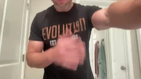 Snapshot of flyersguy84 chatting on 4, 5, 2026 Average Joe online show from 4, 5, 2026