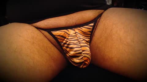 Snapshot of flyinghighwitu chatting on 23, 1, 2025 flyinghighwitu online show from 23, 1, 2025