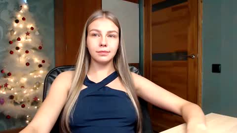 Snapshot of fofhcf chatting on 18, 12, 2024 Molli Ready for any play with you. Hottest show in pvt Help a student earn big tokens online show from 18, 12, 2024
