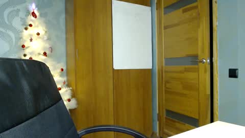Snapshot of fofhcf chatting on 25, 1, 2025 Molli Ready for any play with you. Hottest show in pvt Help a student earn big tokens online show from 25, 1, 2025