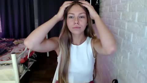 Snapshot of fofhcf chatting on 10, 9, 2025 Molli Ready for any play with you. Hottest show in pvt Help a student earn big tokens online show from 10, 9, 2025