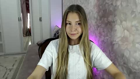 Molli  Ready for any play with you. Hottest show in pvt  Help a student earn big tokens  online show from 18, 10, 2025