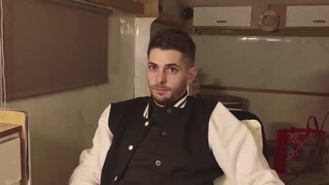 independent model online show from 16, 2, 2026