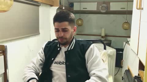 independent model online show from 18, 3, 2026