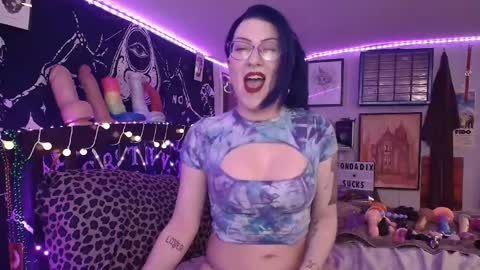 Snapshot of fondadix_ chatting on 2, 3, 2025 Fonda Dix online show from 2, 3, 2025